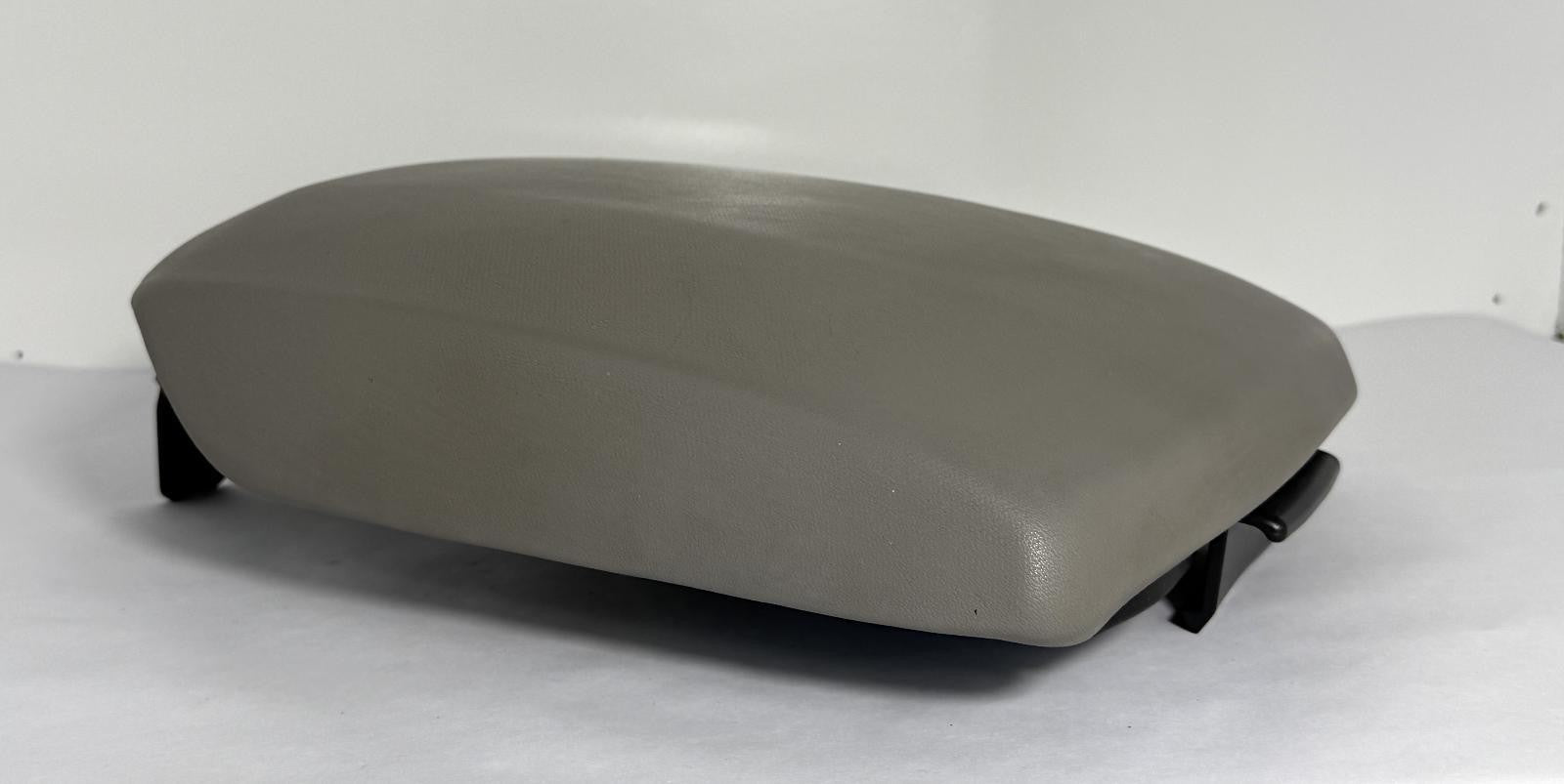 2009-2015 HONDA PILOT CENTER CONSOLE LID ARM REST OEM