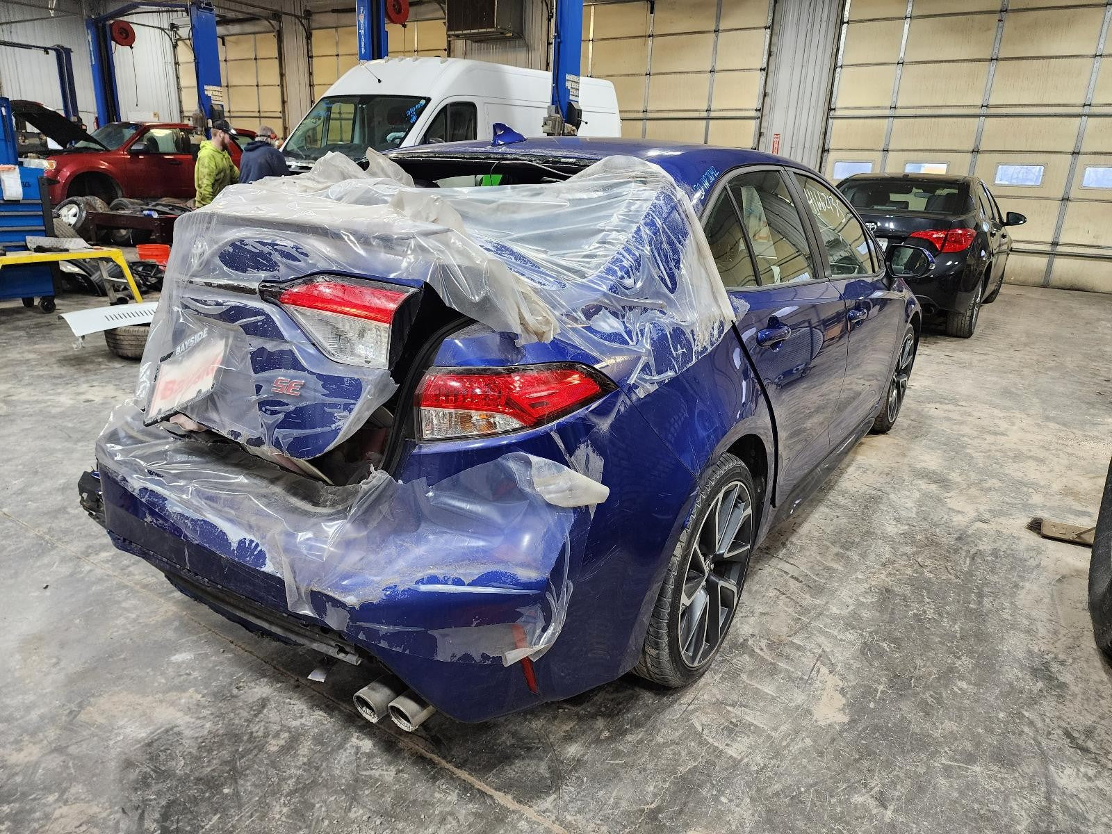 Used Right Tail Light Assembly fits: 2020 Toyota Corolla Sedan quarter panel mou