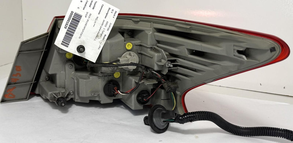 2016-2019 NISSAN SENTRA TAILLIGHT LEFT SIDE QUARTER PANEL MOUNTED OEM