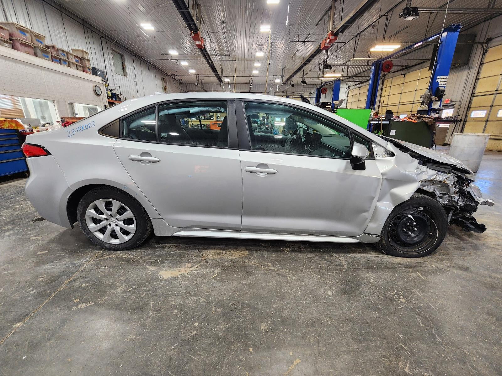 Used Front Left Drive Axle Shaft fits: 2023 Toyota Corolla front axle Hatchback