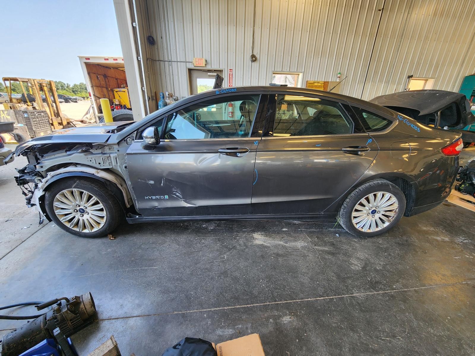 Used Right Door Mirror fits: 2016 Ford Fusion Power removable painted cover w/o