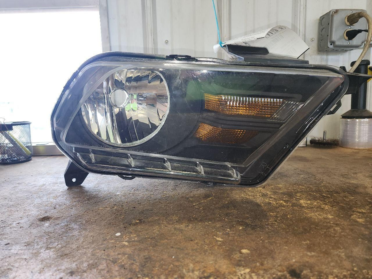 Used Right Headlight Assembly fits: 2012 Ford Mustang halogen Base V6 R. Right G