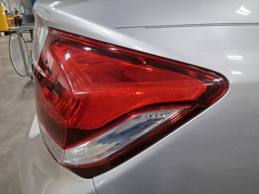 Used Right Tail Light Assembly fits: 2013 Honda Civic Sdn 1.8L quarter panel mou