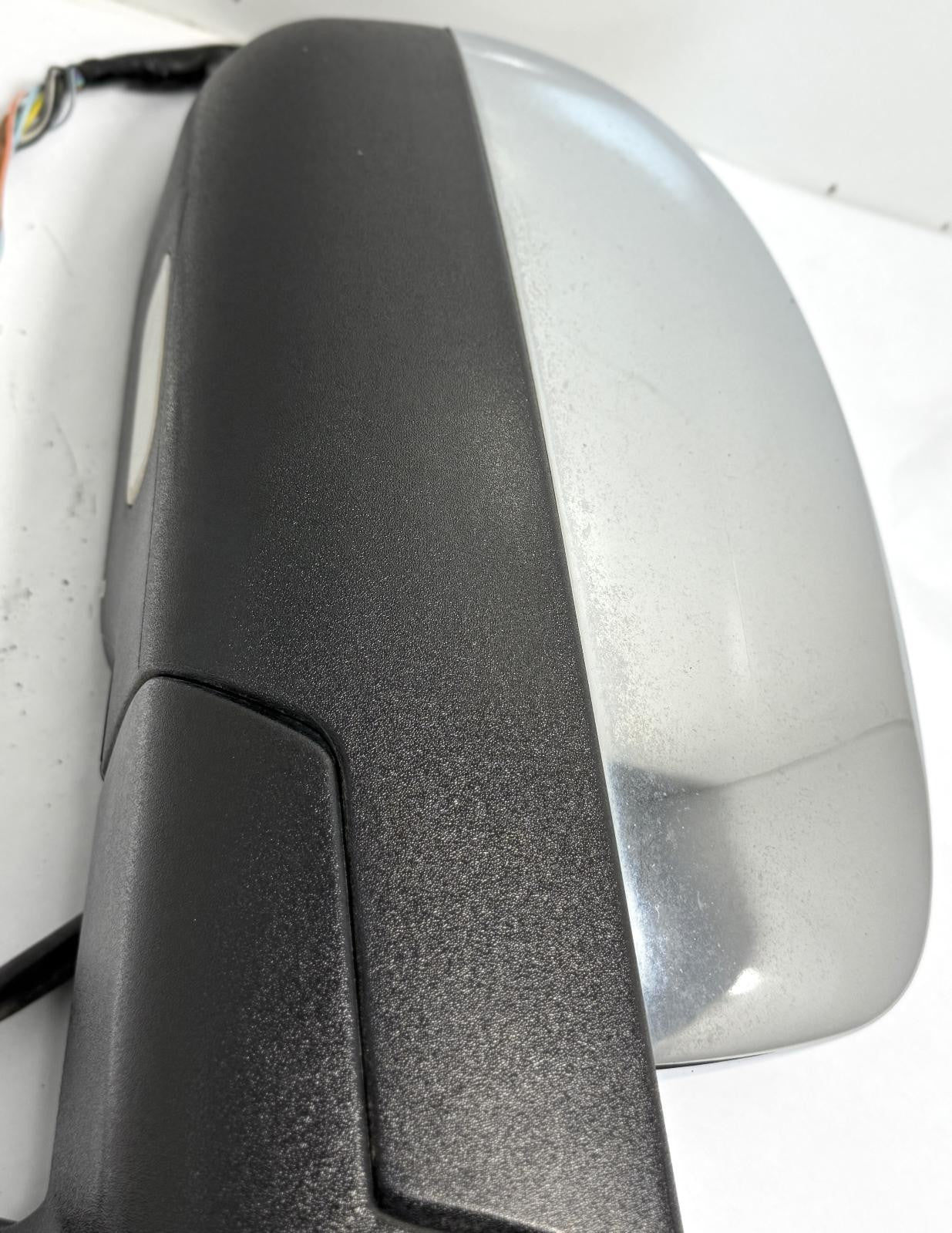 2009-2014 CHEVROLET SUBURBAN RIGHT SIDE VIEW DOOR MIRROR POWER OEM