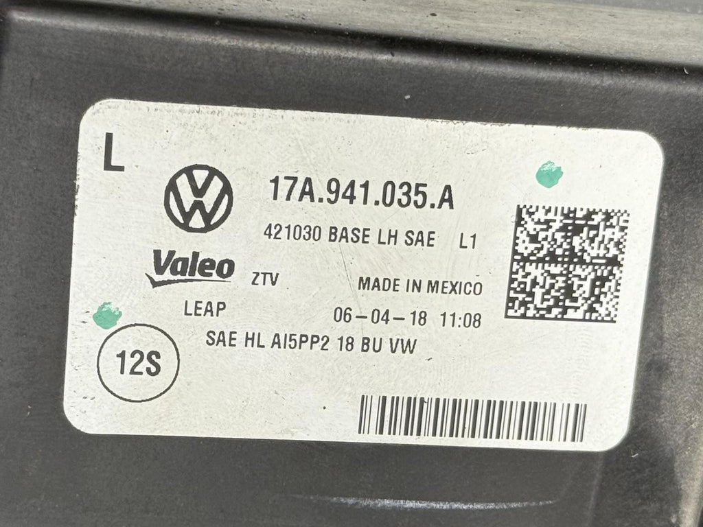 Used Left Headlight Assembly fits: 2019 Volkswagen Jetta LED w/o projector Left
