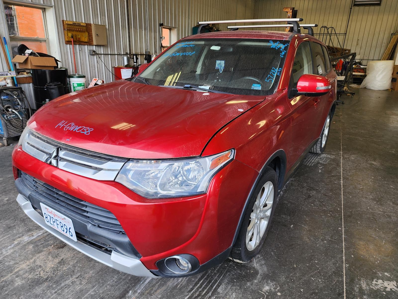 Used Front Center Interior Rear View Mirror fits: 2015 Mitsubishi Outlander Fron