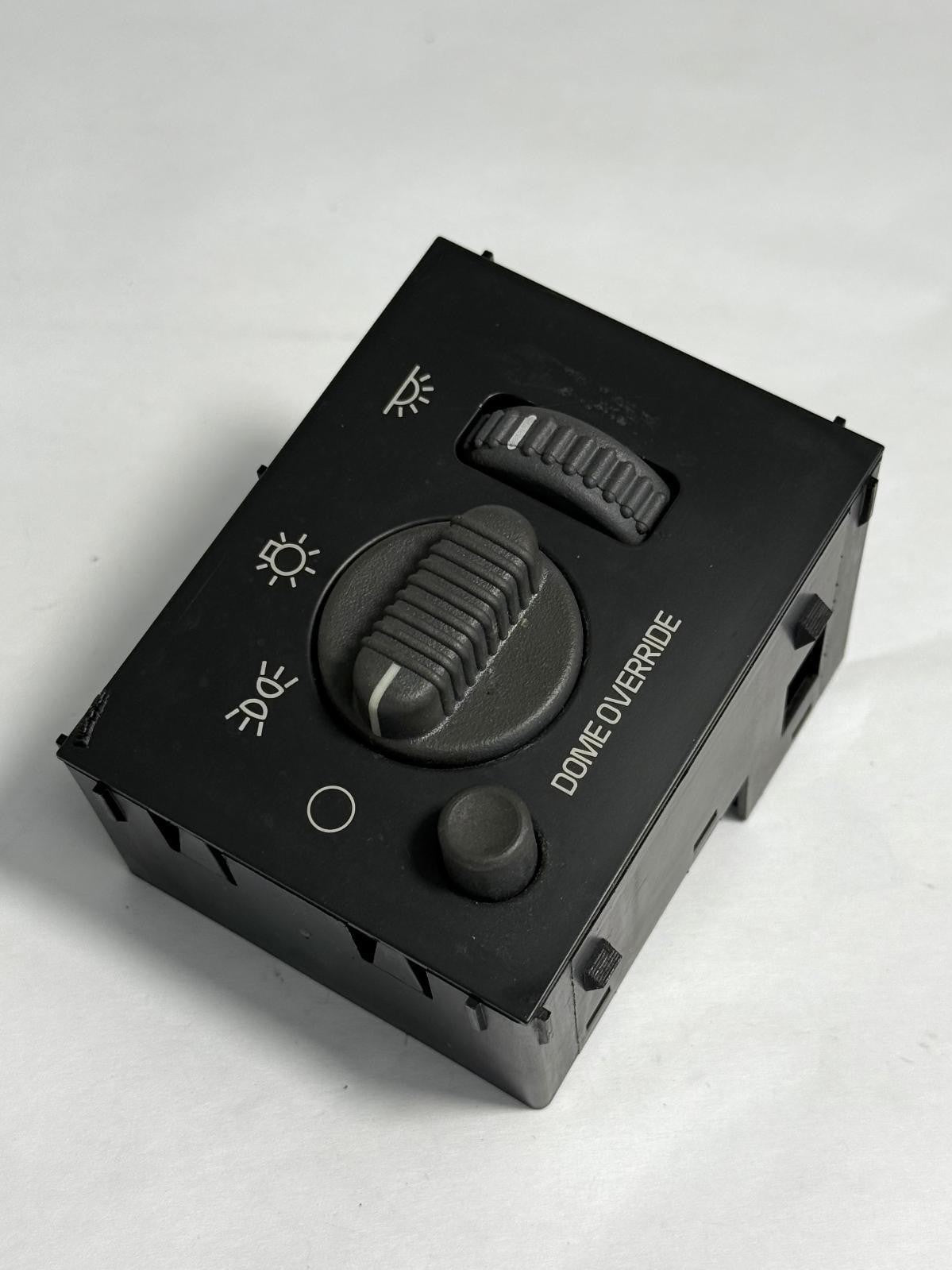 1999-2002 CHEVROLET TAHOE HEADLIGHT SWITCH DOME OVERRIDE OEM