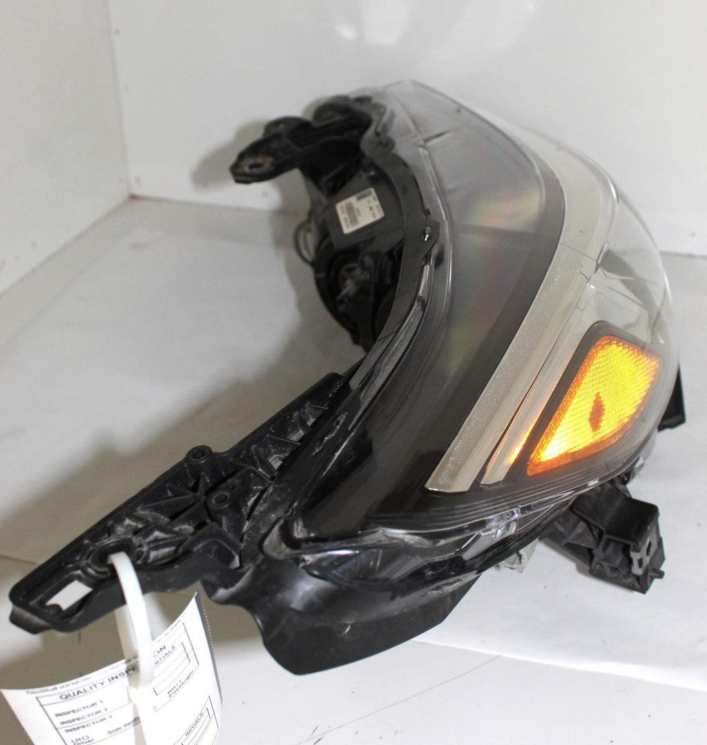 NISSAN SENTRA R Headlamp halogen, R. 20 21 22 23