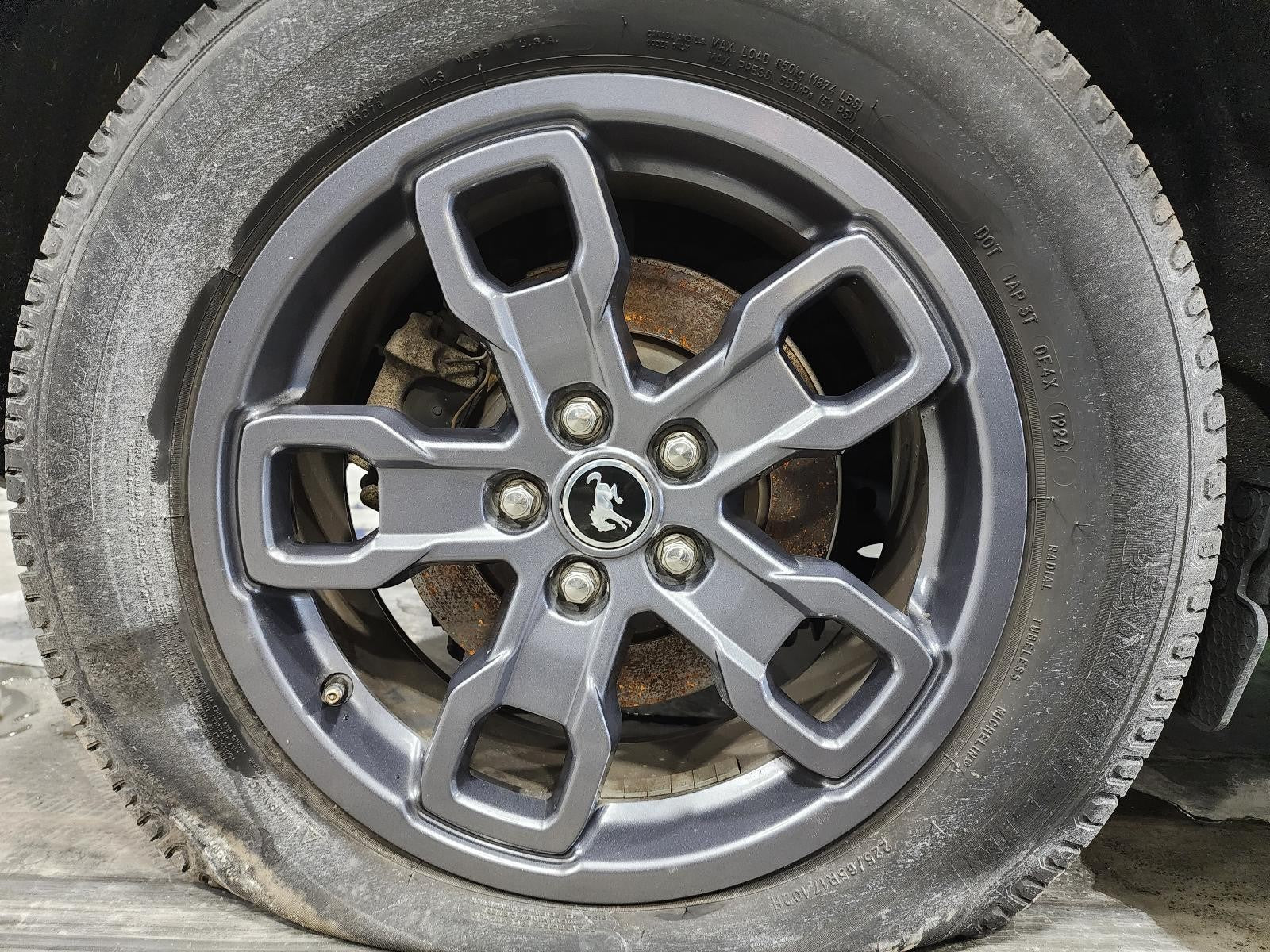 Used Wheel fits: 2022 Ford Bronco sport 17x7 alloy 5 spoke slotted spoke Grade A