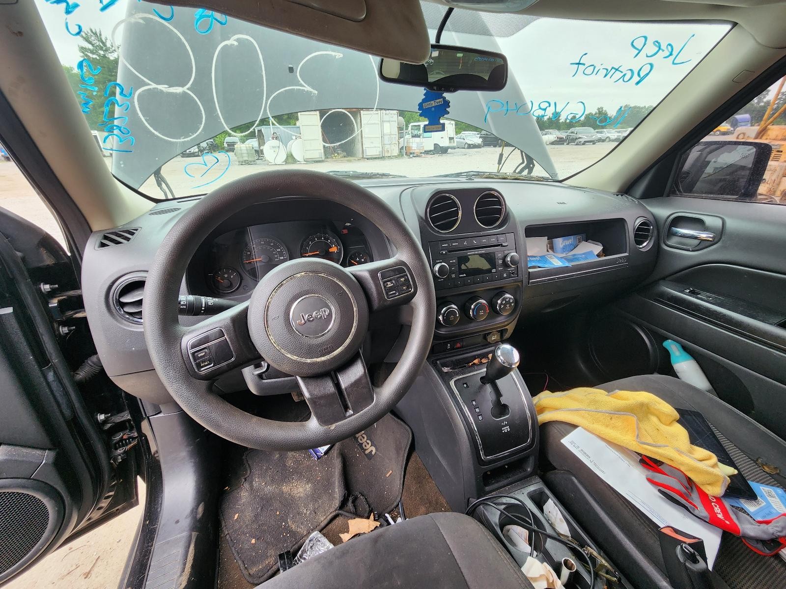 Used Transfer Case Assembly fits: 2016 Jeep Patriot AT 6 speed Grade B