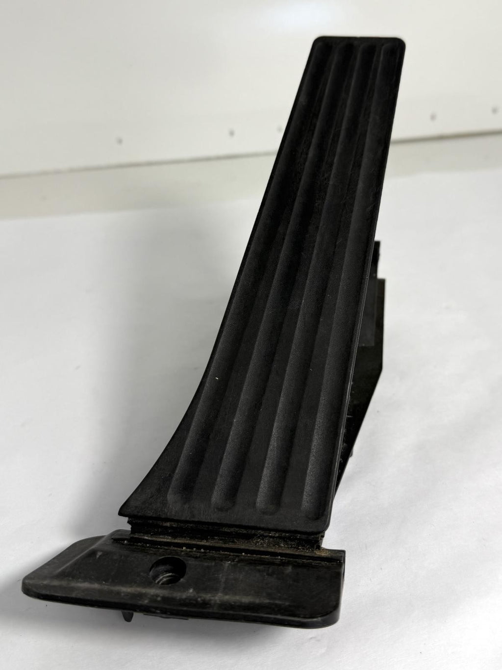 2009-2016 BMW X3 FLOOR THROTTLE GAS PEDAL ACCELERATOR OEM