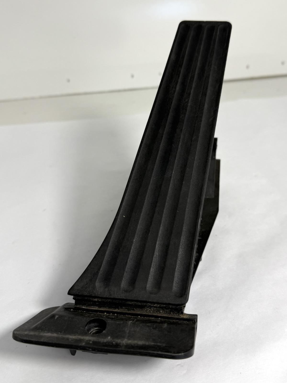 2009-2016 BMW X3 FLOOR THROTTLE GAS PEDAL ACCELERATOR OEM
