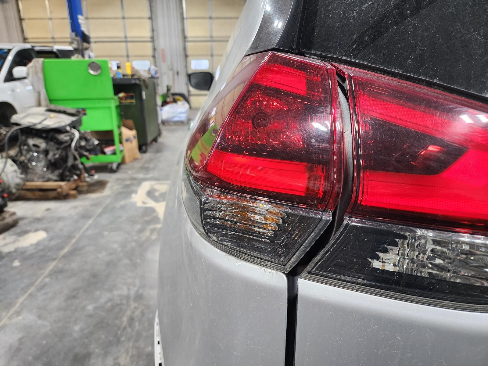 Used Left Tail Light Assembly fits: 2020 Nissan Rogue quarter panel mounted Left