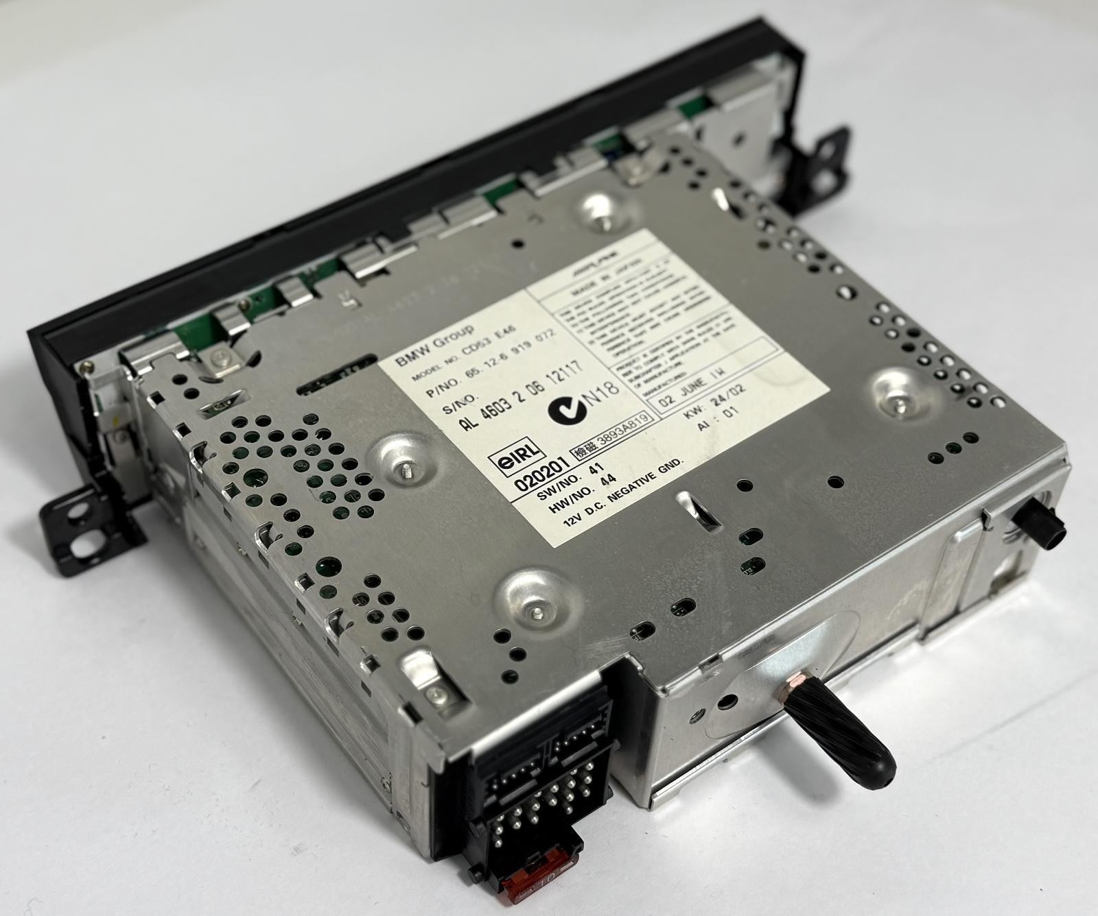 2002-2006 BMW 330i E46 AM FM RADIO STEREO CD PLAYER OEM 65126919072