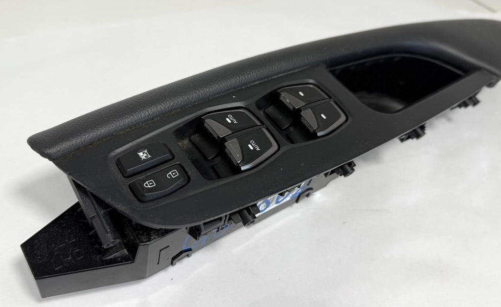 2017-2019 HYUNDAI SANTA FE MASTER WINDOW SWITCH DOOR LOCK FRONT LEFT OEM