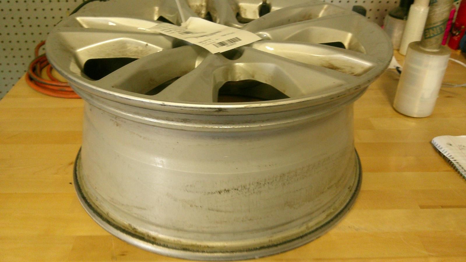 Used Wheel fits: 2018 Chevrolet Malibu aluminum 17x7-1/2 opt RSC Grade A