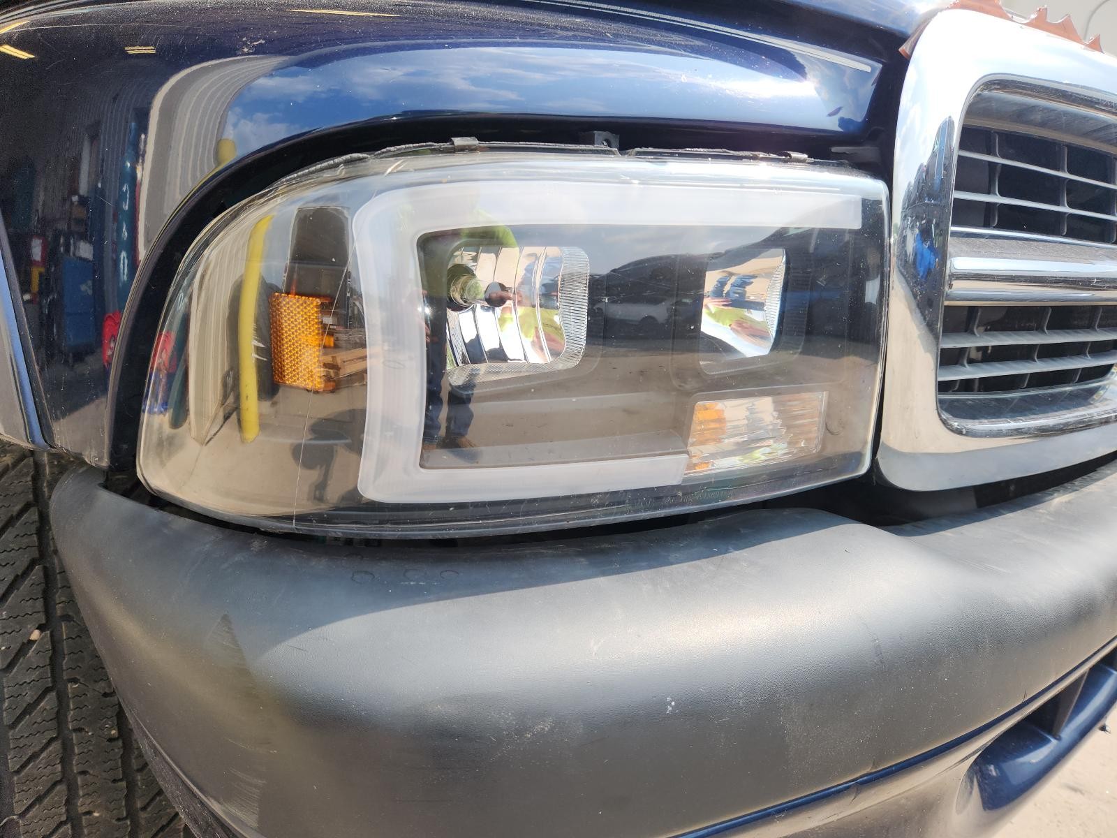 Used Right Headlight Assembly fits: 2004 Dodge Dakota Right Grade A
