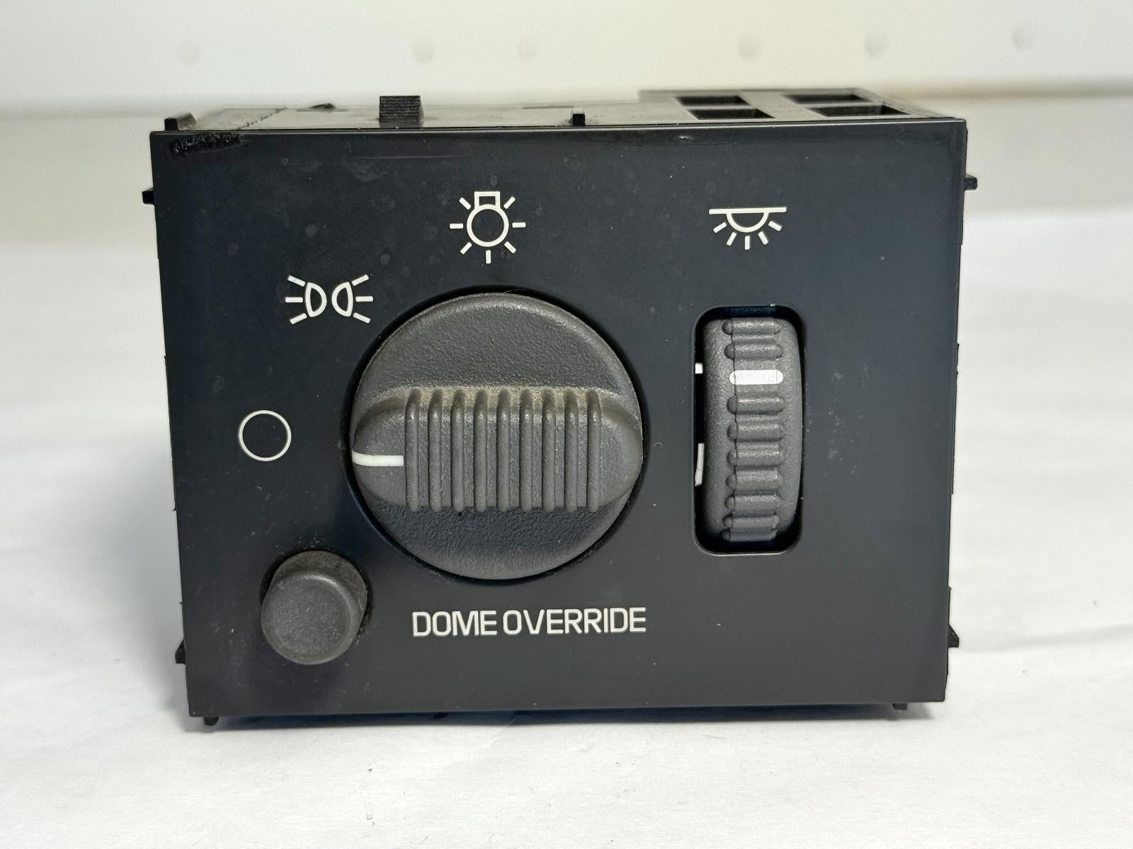 1999-2002 CHEVROLET TAHOE HEADLIGHT SWITCH DOME OVERRIDE OEM