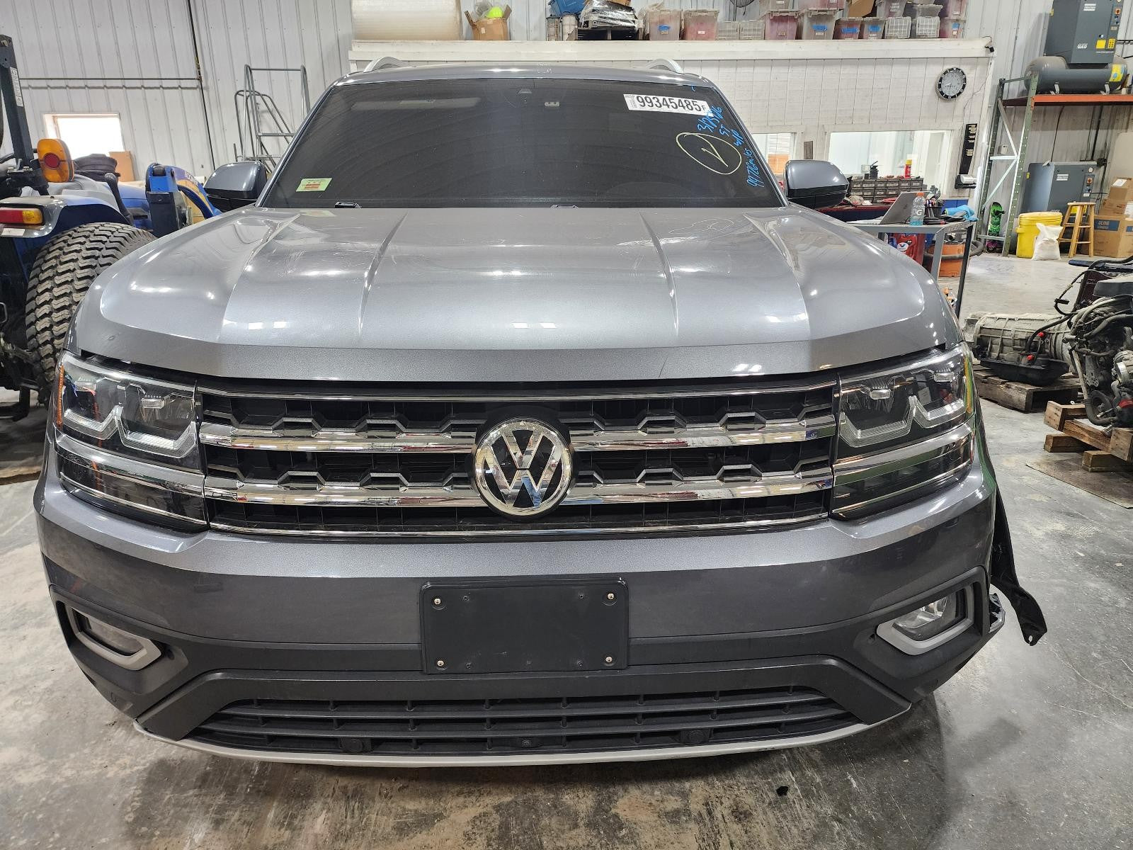 Used Front Right Door Window Regulator Front fits: 2018 Volkswagen Atlas Front R