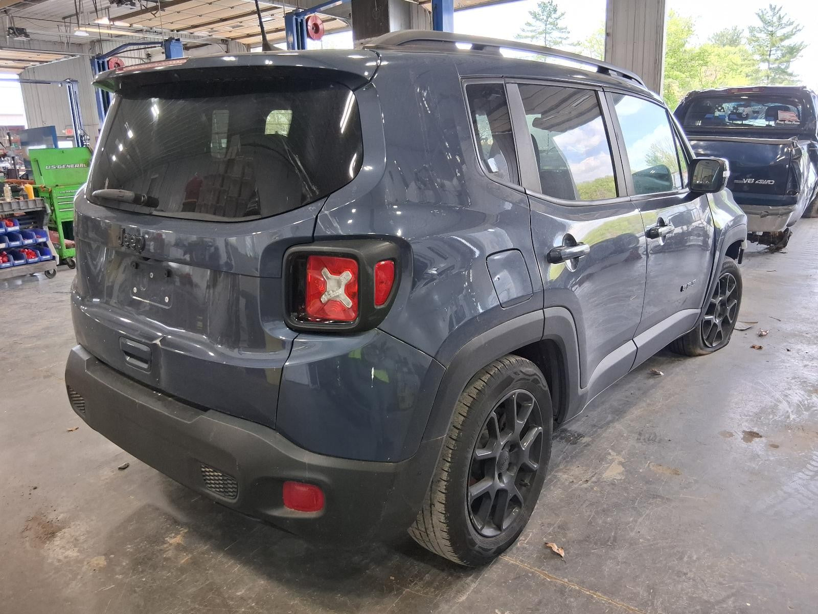 Used Front Left Door Window Regulator Front fits: 2020 Jeep Renegade electric Fr