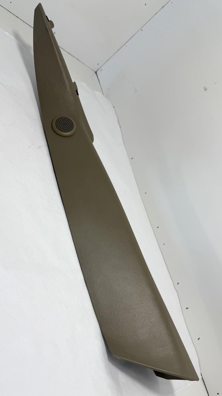 1999-2006 CHEVROLET TAHOE A-PILLAR TRIM W/ SPEAKER LEFT DRIVER SIDE OEM
