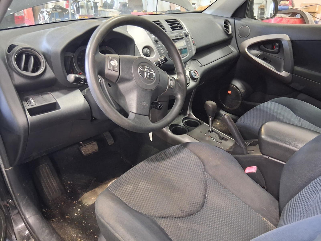Used Front Center Interior Rear View Mirror fits: 2007 Toyota Rav4 manual dimmin
