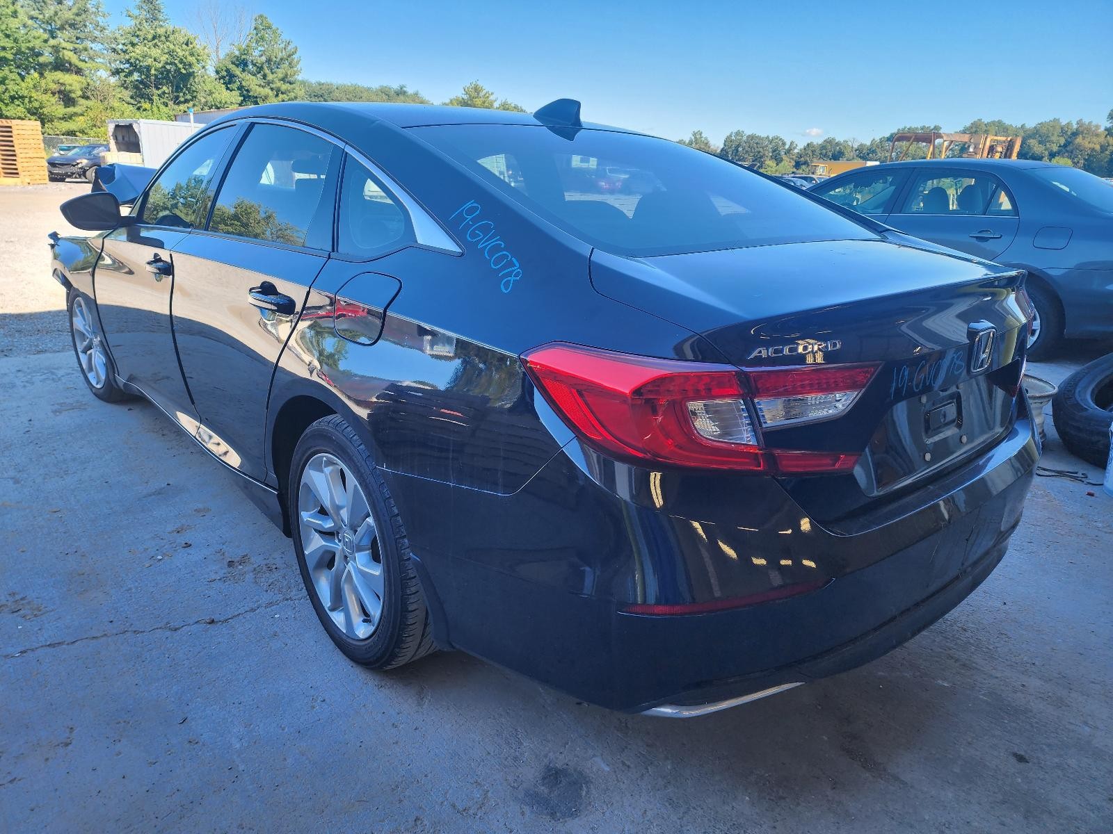 Used Front Right Outer Drive Axle Shaft fits: 2019 Honda Accord front axle outer