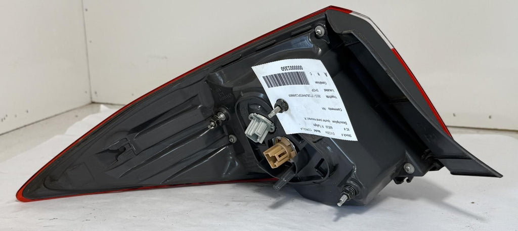 2014-2016 TOYOTA COROLLA TAIL LIGHT RIGHT PASSENGER SIDE OEM