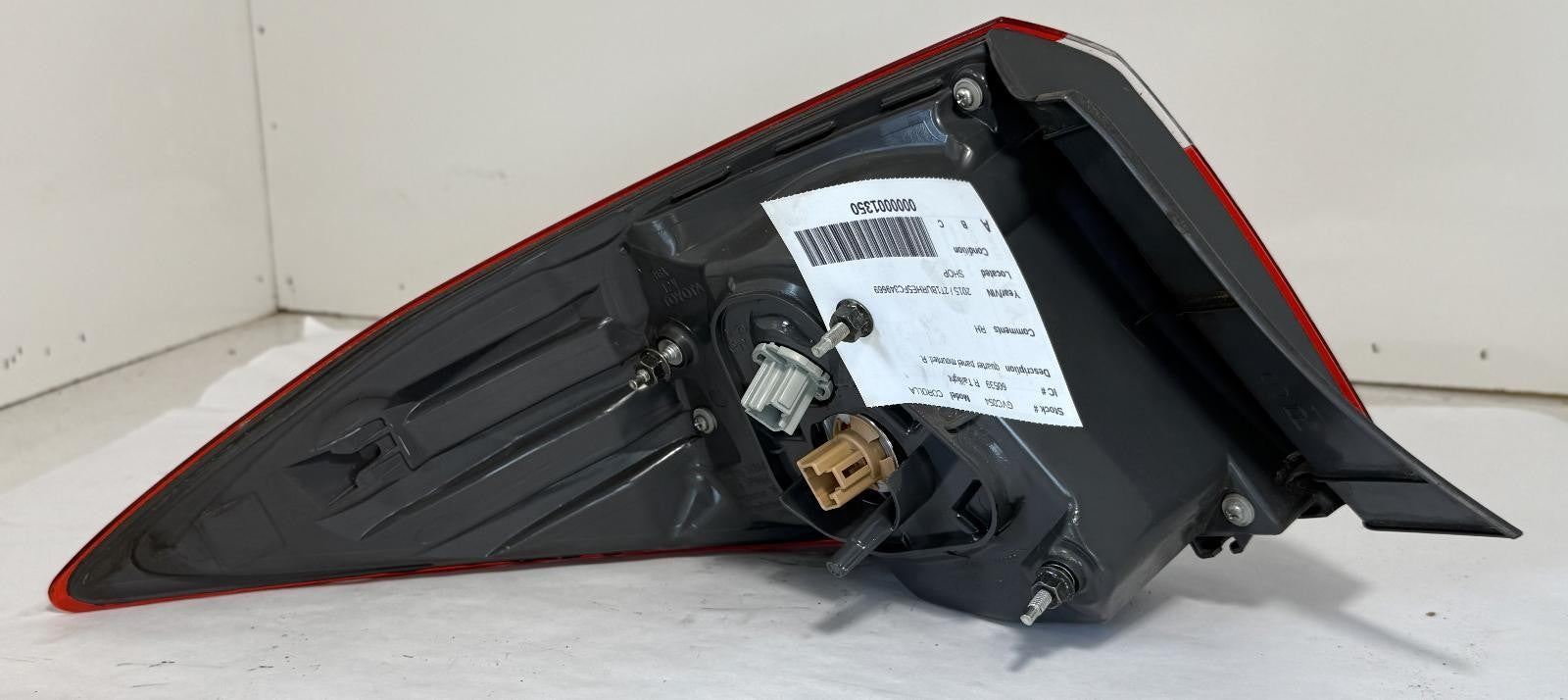 2014-2016 TOYOTA COROLLA TAIL LIGHT RIGHT PASSENGER SIDE OEM