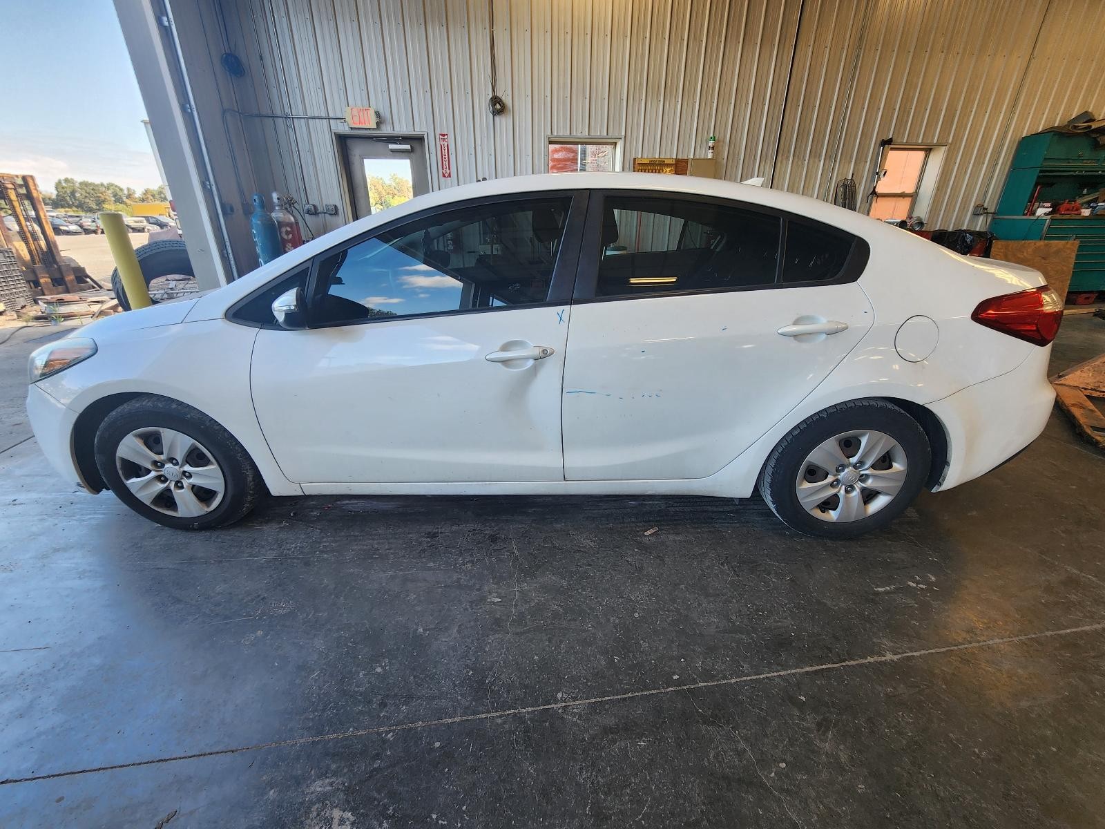 Used Windshield Wiper Motor fits: 2015 Kia Forte  Grade A