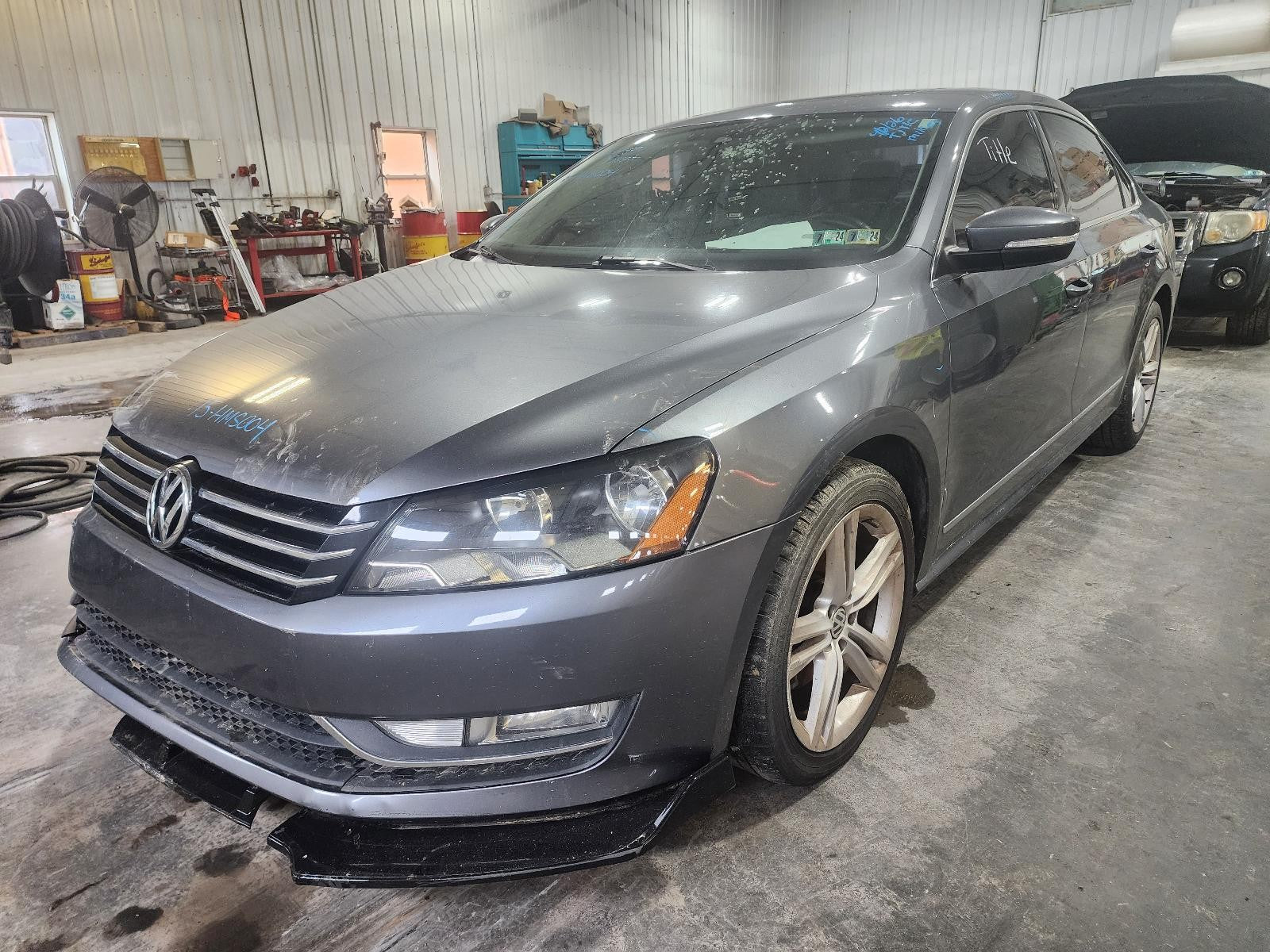 Used Front Left Door Window Regulator Front fits: 2015 Volkswagen Passat electri