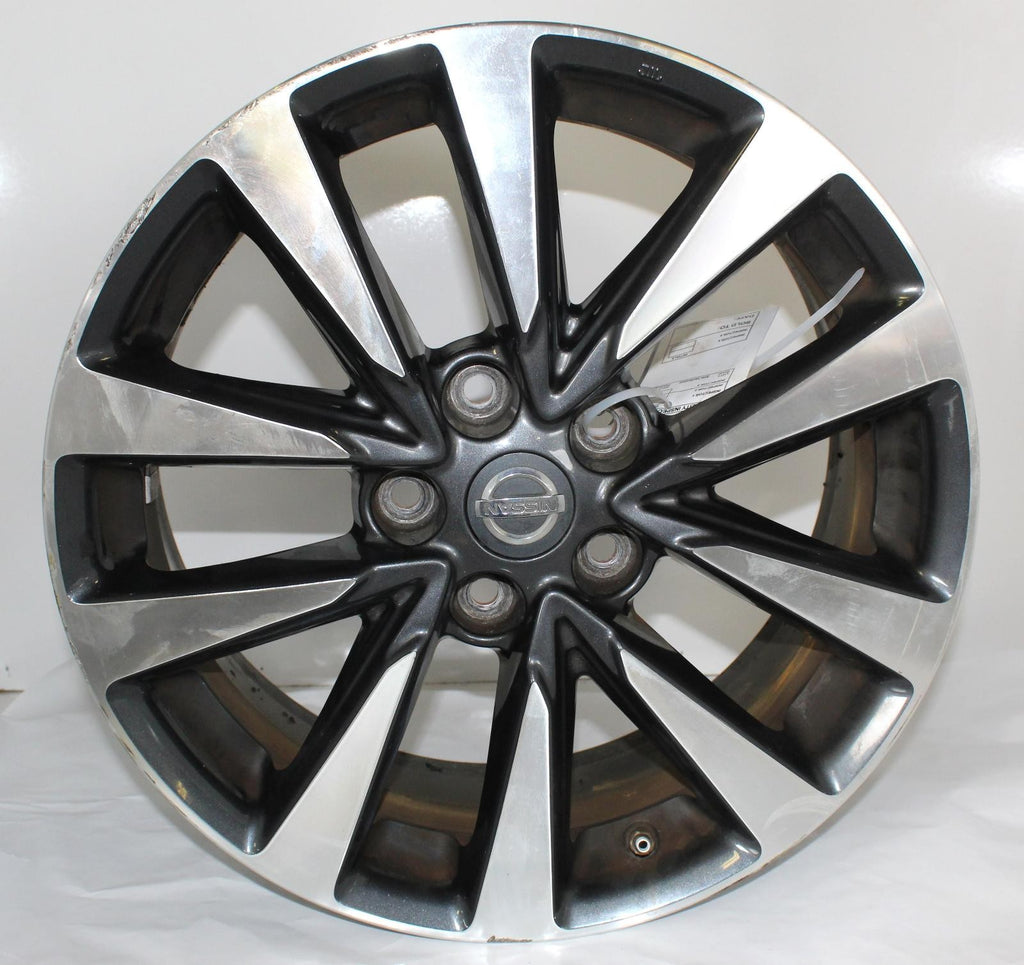 Used Wheel fits: 2016 Nissan Altima 18x7-1/2 alloy 10 spoke black and silver S G