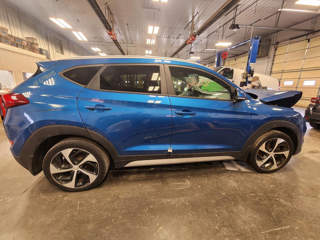 Used Right Door Mirror fits: 2018 Hyundai Tucson Power gasoline heated w/turn si