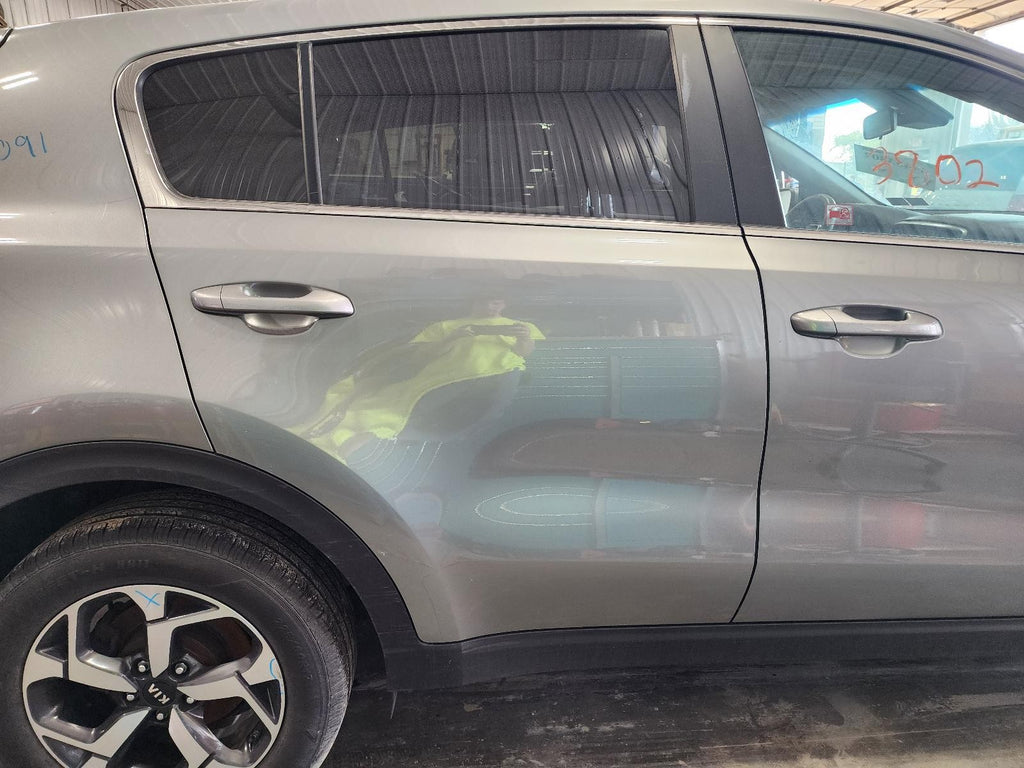 Used Rear Right Door Assembly Rear Side fits: 2020 Kia Sportage privacy tint gla