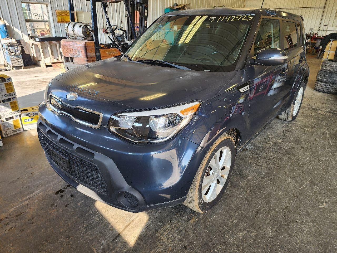 Used Front Right Seat Front fits: 2014 Kia Soul air bag cloth manual Front Right