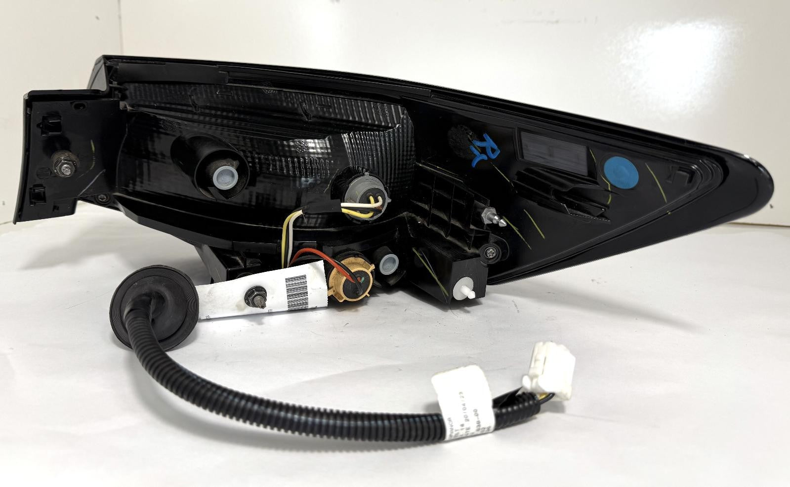 Used Left Tail Light Assembly fits: 2023 Nissan Sentra quarter mounted Left Grad