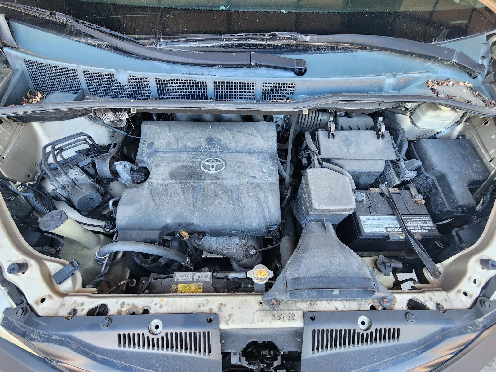 Used Starter Motor fits: 2011 Toyota Sienna 1.7kw Grade C