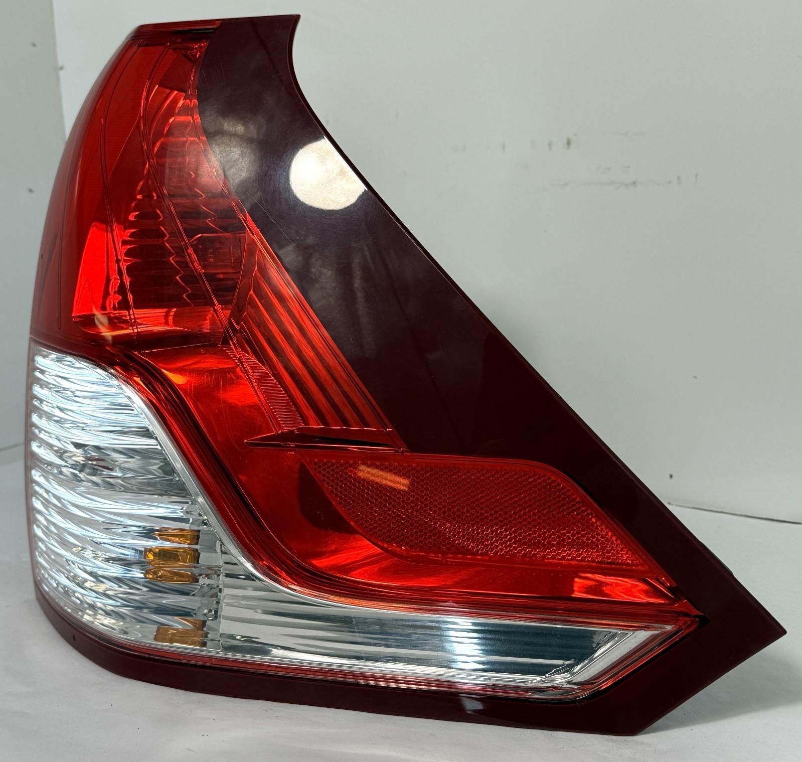Used Right Lower Tail Light Assembly fits: 2014 Honda Cr-v lower Right Lower Gra