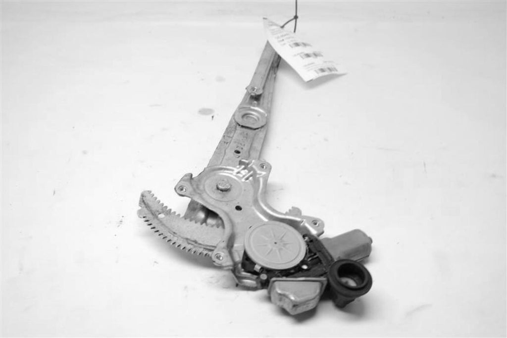 Used Front Left Door Window Regulator Front fits: 2014 Toyota Corolla electric F