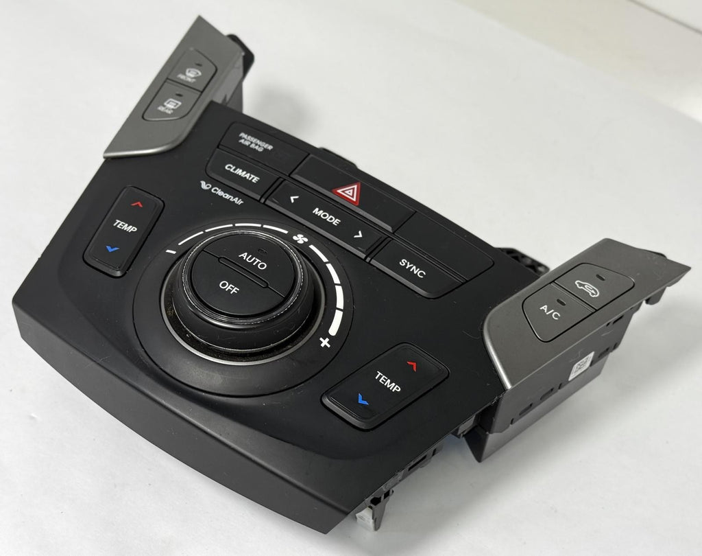 2017-2018 HYUNDAI SANTA FE CLIMATE TEMPERATURE CONTROL HEATER A/C OEM