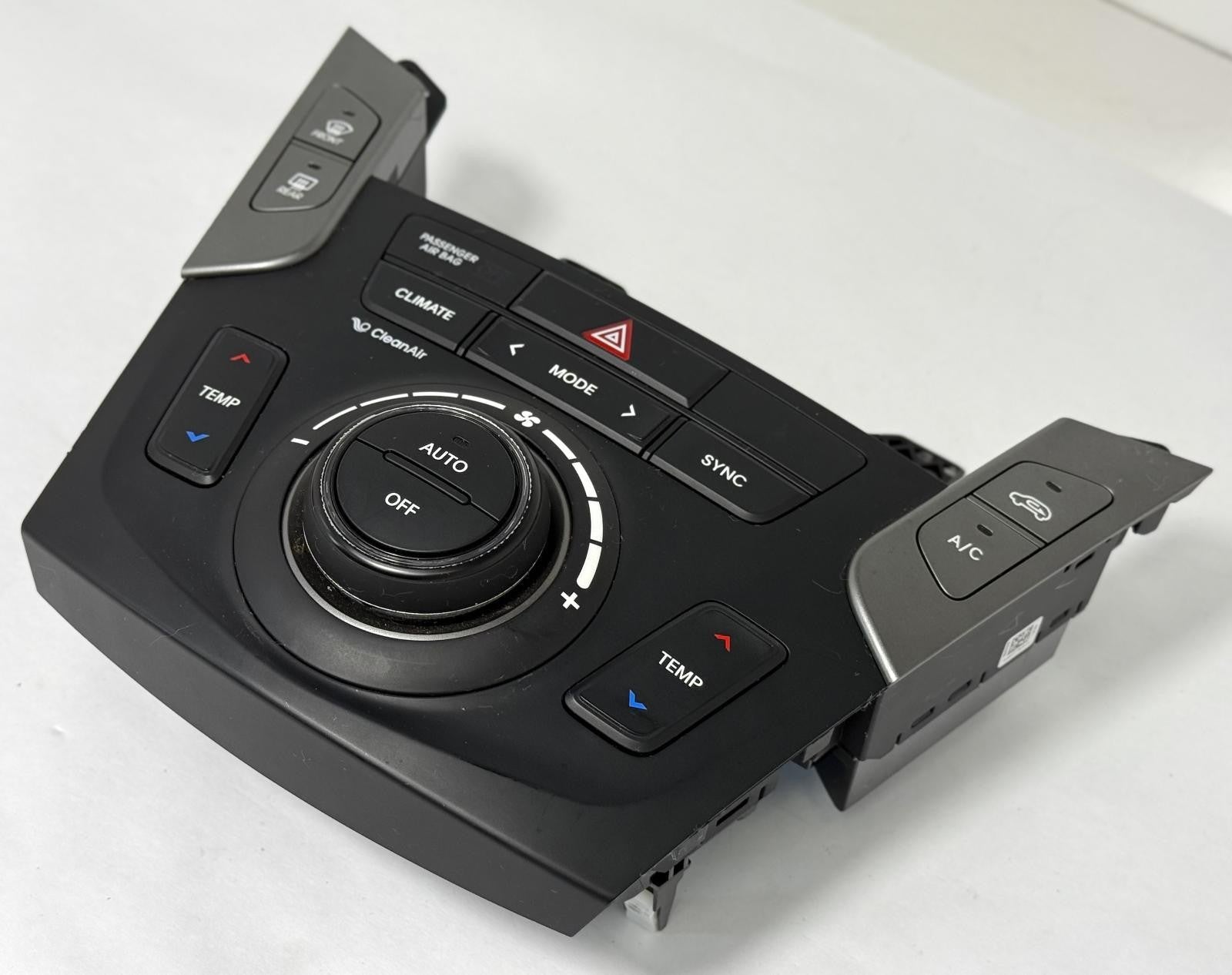2017-2018 HYUNDAI SANTA FE CLIMATE TEMPERATURE CONTROL HEATER A/C OEM