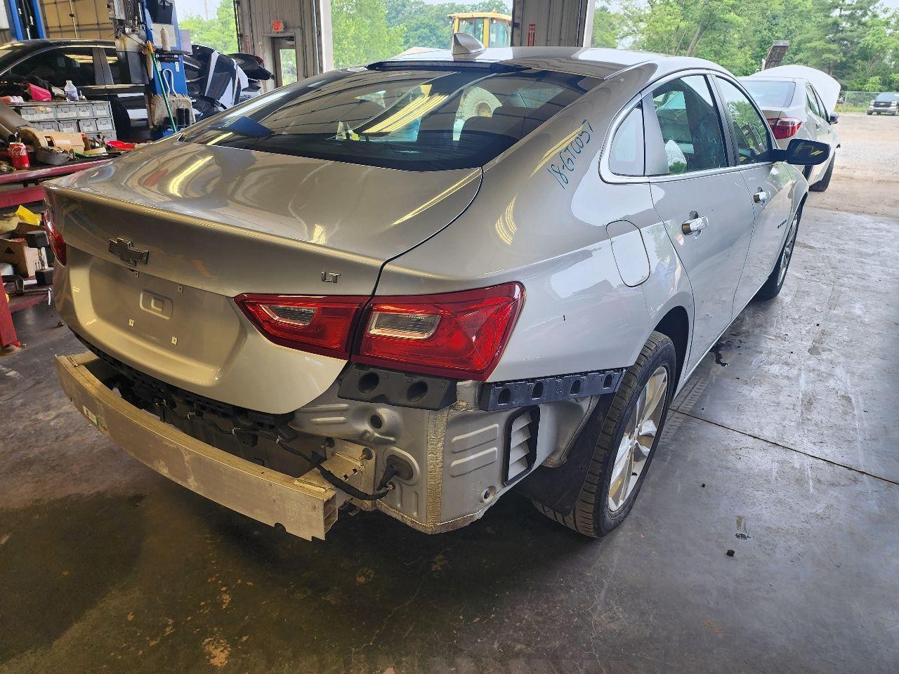 Used Wheel fits: 2018 Chevrolet Malibu aluminum 17x7-1/2 opt RSC Grade A