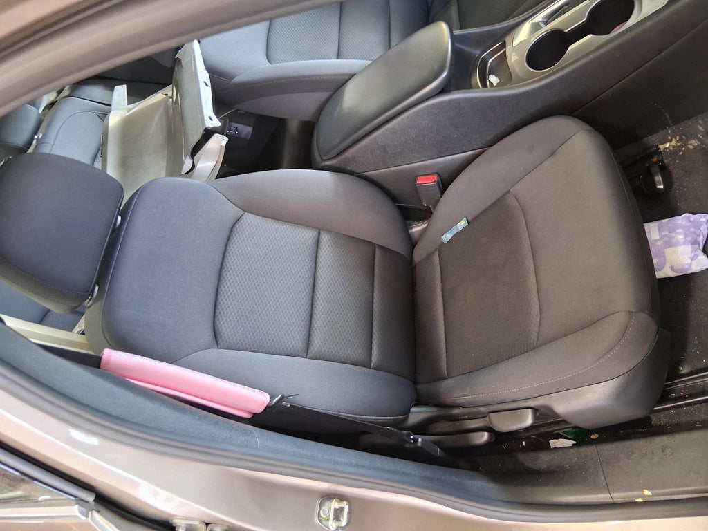 Used Front Right Seat Front fits: 2022 Chevrolet Malibu VIN Z 4th digit New Styl
