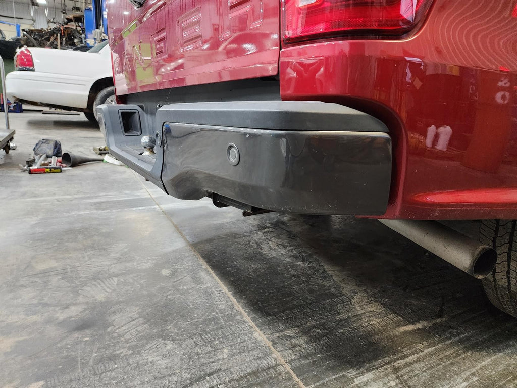 Used Rear Bumper Assembly Rear fits: 2020 Ford Ranger ball mount in bumper 4 pin