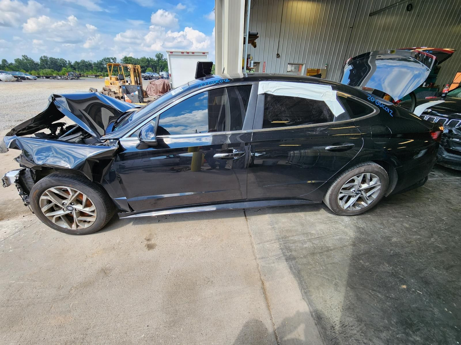 Used Front Right Outer Drive Axle Shaft fits: 2020 Hyundai Sonata front 2.5L out