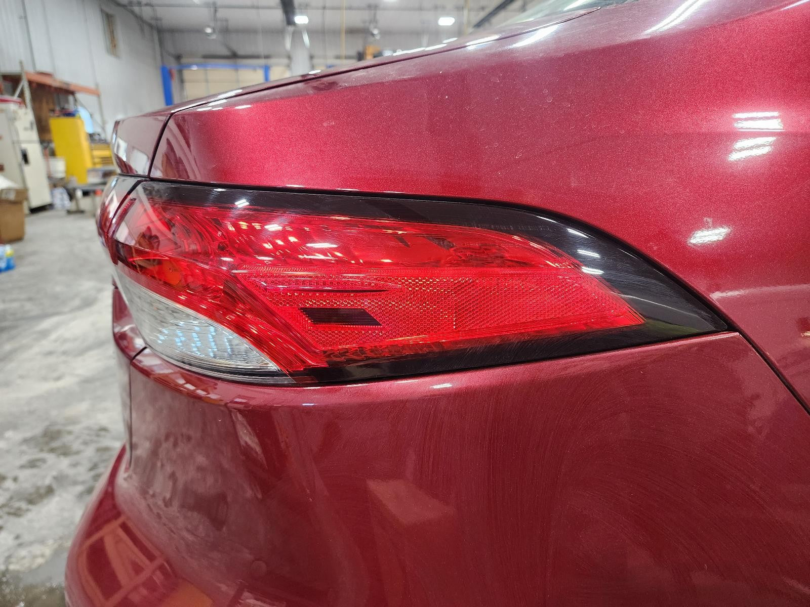 Used Right Tail Light Assembly fits: 2022 Toyota Corolla Sedan quarter panel mou