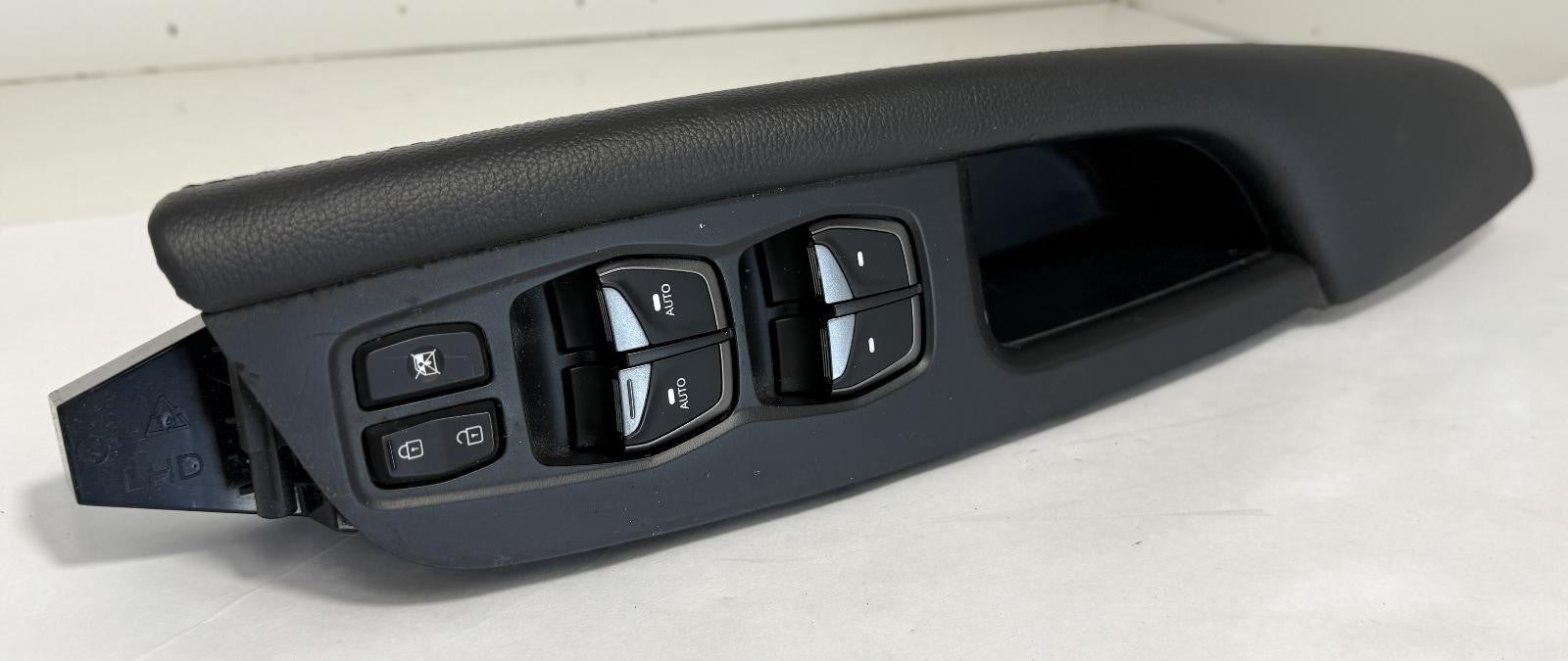 2017-2019 HYUNDAI SANTA FE MASTER WINDOW SWITCH DOOR LOCK FRONT LEFT OEM