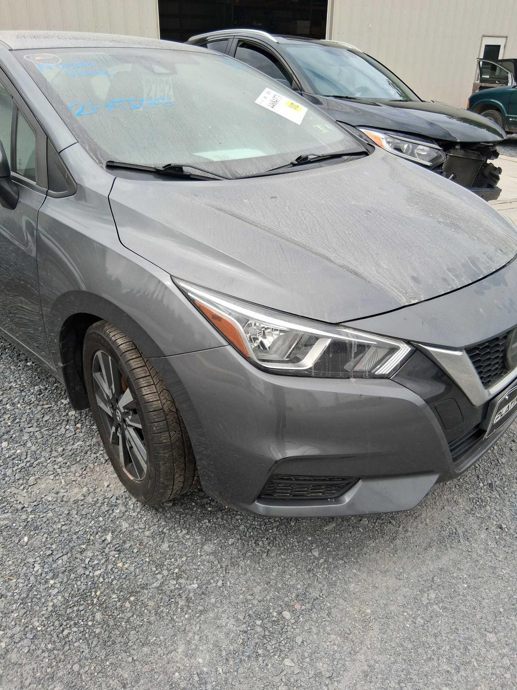Used Front Center Interior Rear View Mirror fits: 2021 Nissan Versa w/o automati