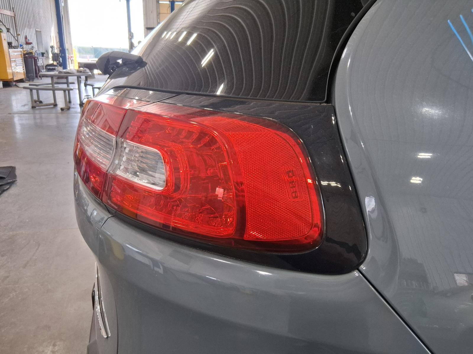 Used Right Tail Light Assembly fits: 2014 Jeep Cherokee quarter panel mounted LE