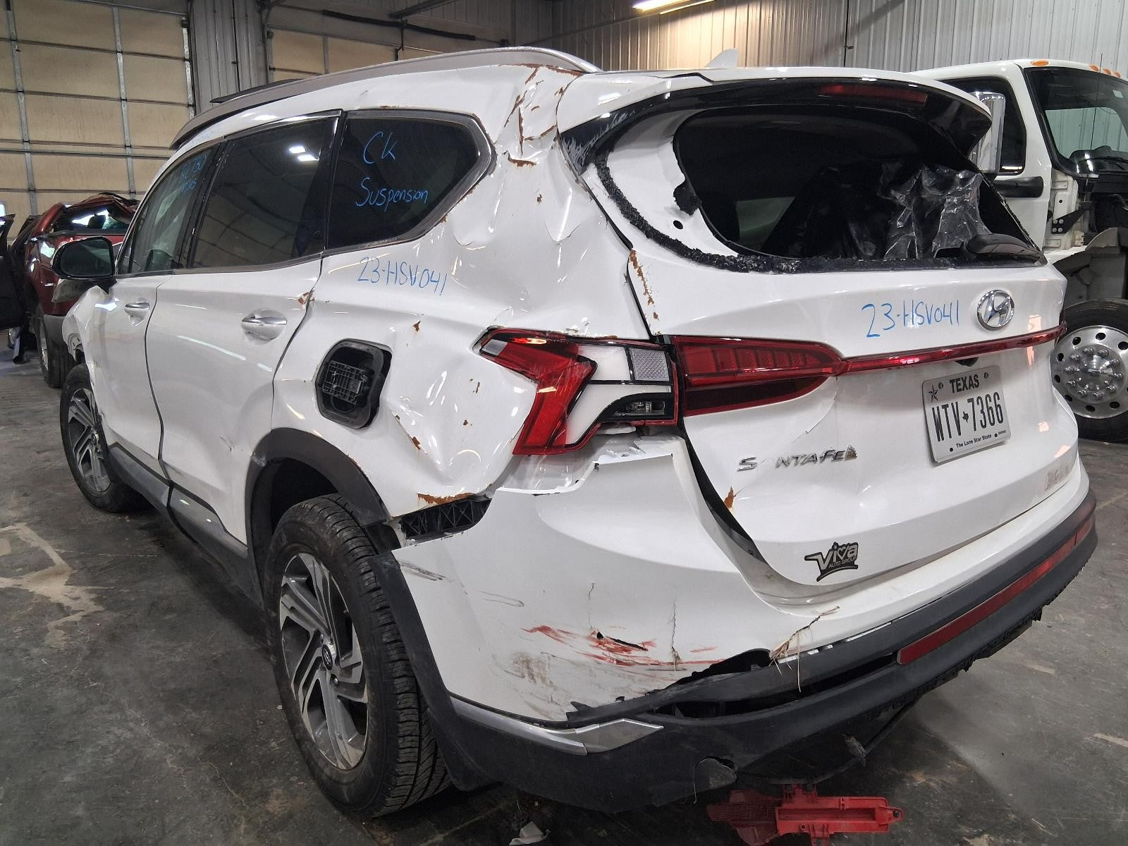 Used Right Tail Light Assembly fits: 2023 Hyundai Santa fe LED US built tailgate